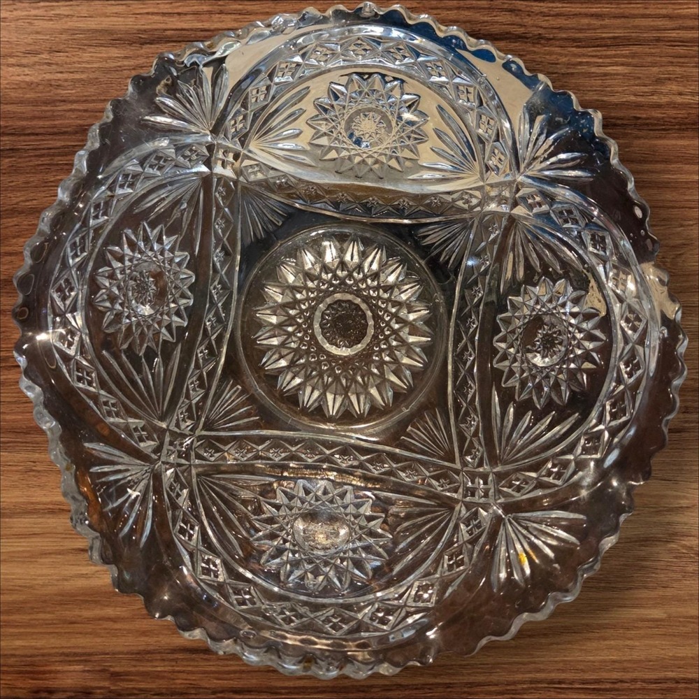 VTG EAPG Pressed Glass Bowl Starburst & Sawtooth Edge Scalloped Clear 9"  Dish
